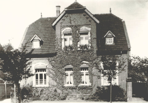 1937